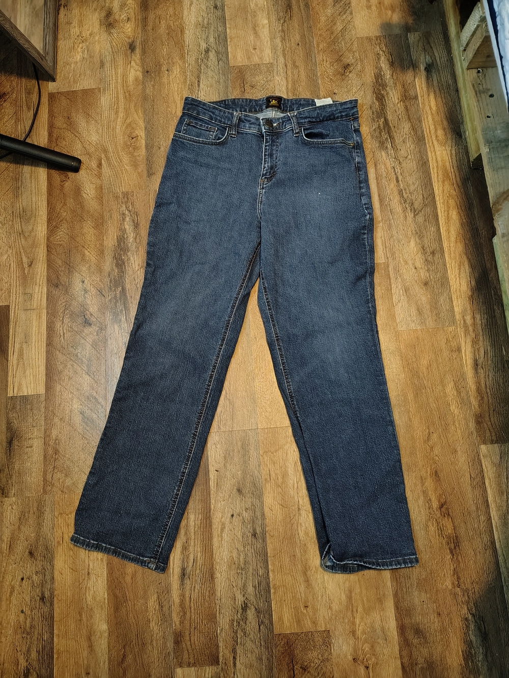 Classic Straight-Leg Dark Wash Jeans - Blue